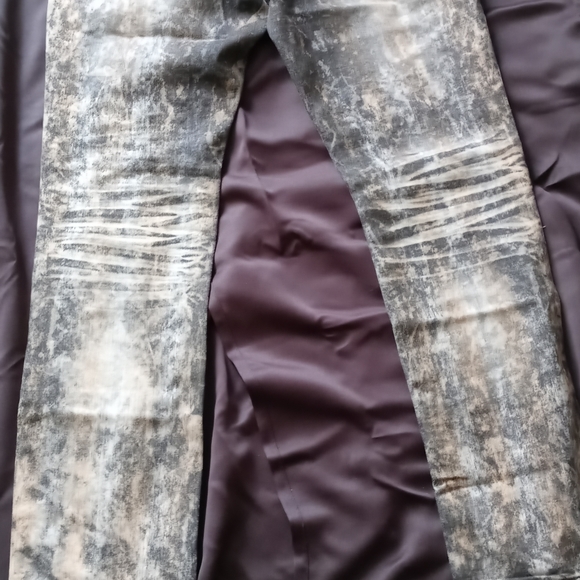 Moto JEANS - Picture 3 of 3